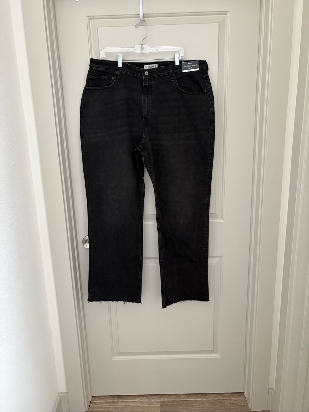 Abercrombie & Fitch Curve Love High Rise 90s Relaxed Jean NWT size 34 / 18 R